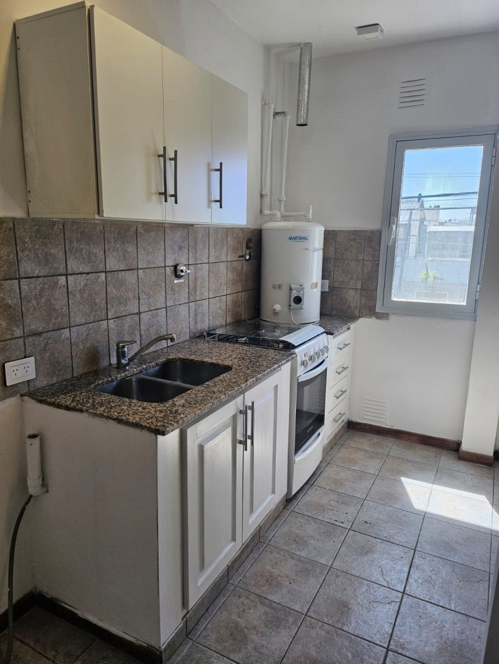 ALQUILO DEPARTAMENTO EN AV COLON 